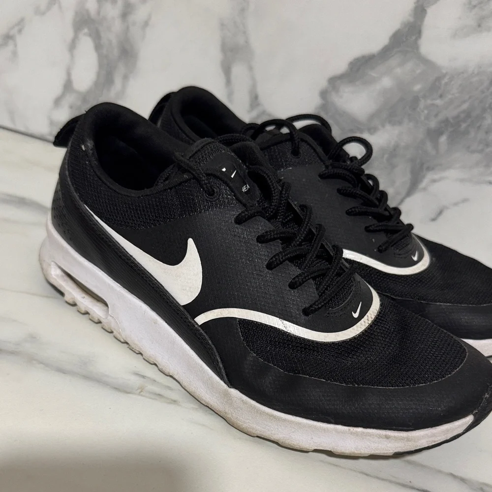 Nike Air Max Thea Black and White W7.5 Sneakers